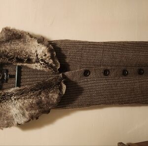 Faux Fur neckline long sweater vest overlay